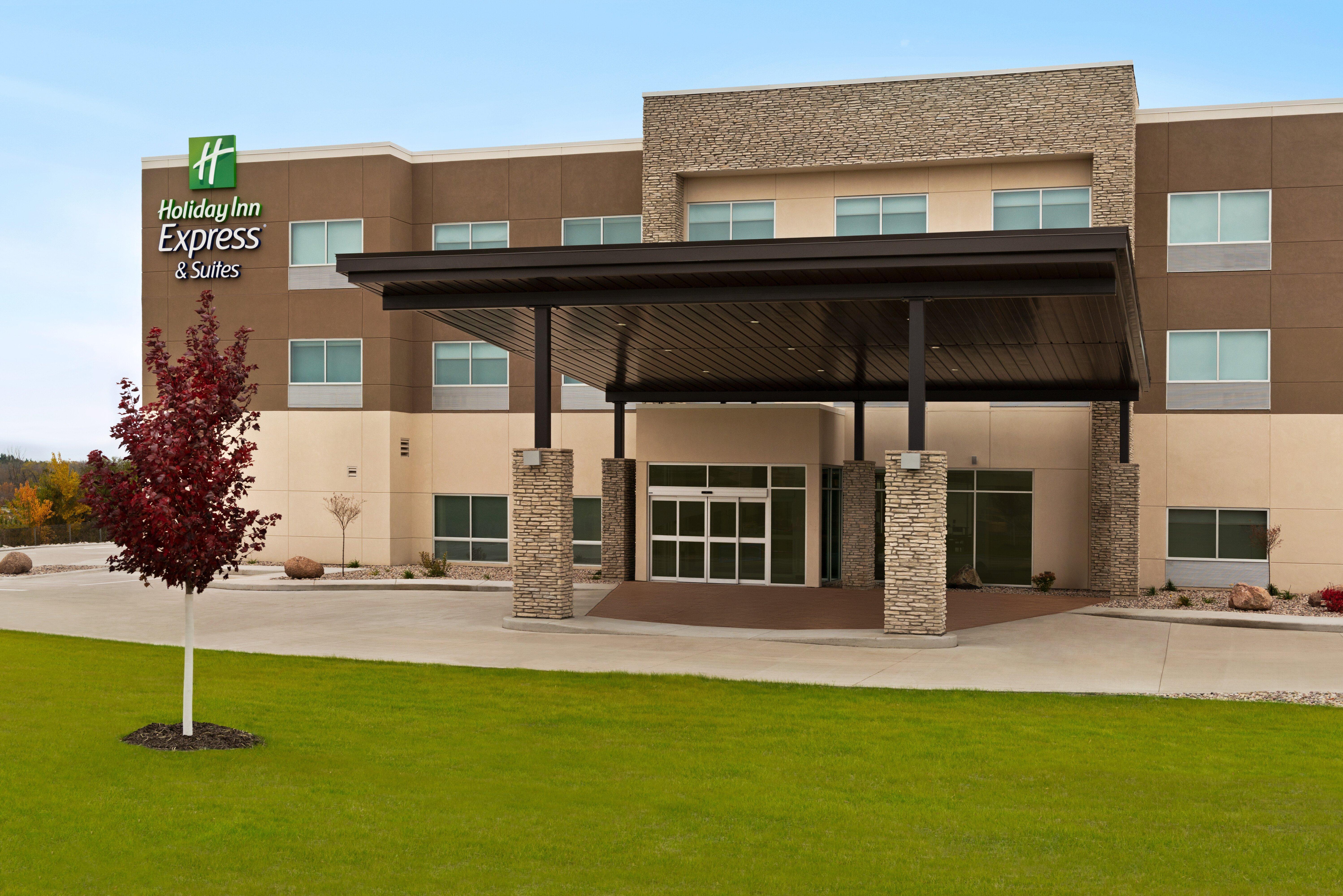 Holiday Inn Express & Suites - Beaver Dam, An Ihg Hotel Exterior photo